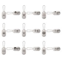 Charm metálico estilo dog tag